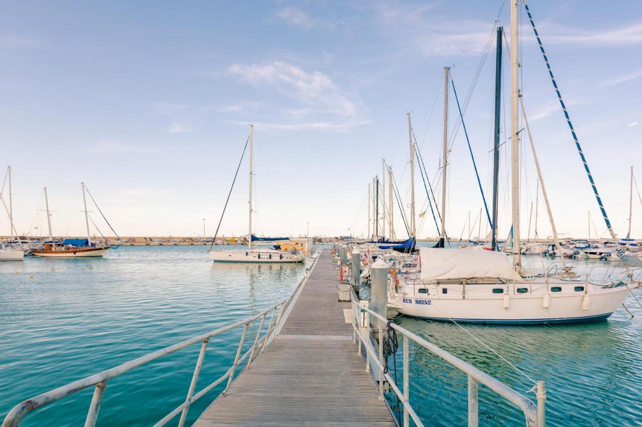 AQUA RESORT GIULIANOVA - Houseboat Experience Exterior foto